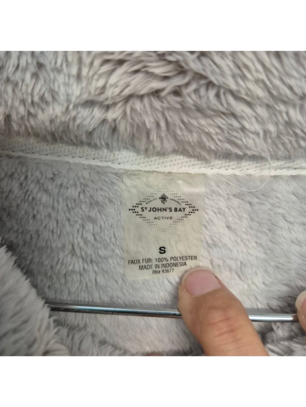 St. Johns Bay Womens Faux Fur Pullover Jacket Small Taupe Shadow Plush Long Slee - Picture 4 of 9